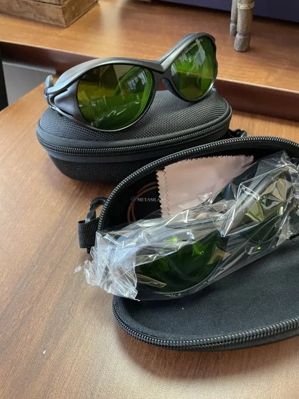 картинка Очки защитные для лазера LSG-5 Safety goggles (190-450 & 800-2000nm O.D 4+. от магазина Метасила