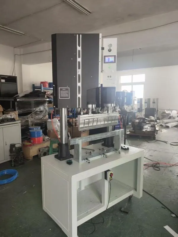 картинка Ультразвуковая сварочная машина с двумя головками от магазина Метасила