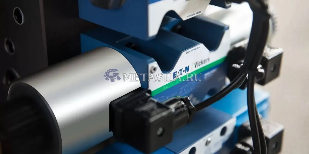 картинка Машина для формования пластика Powerjet от магазина Метасила