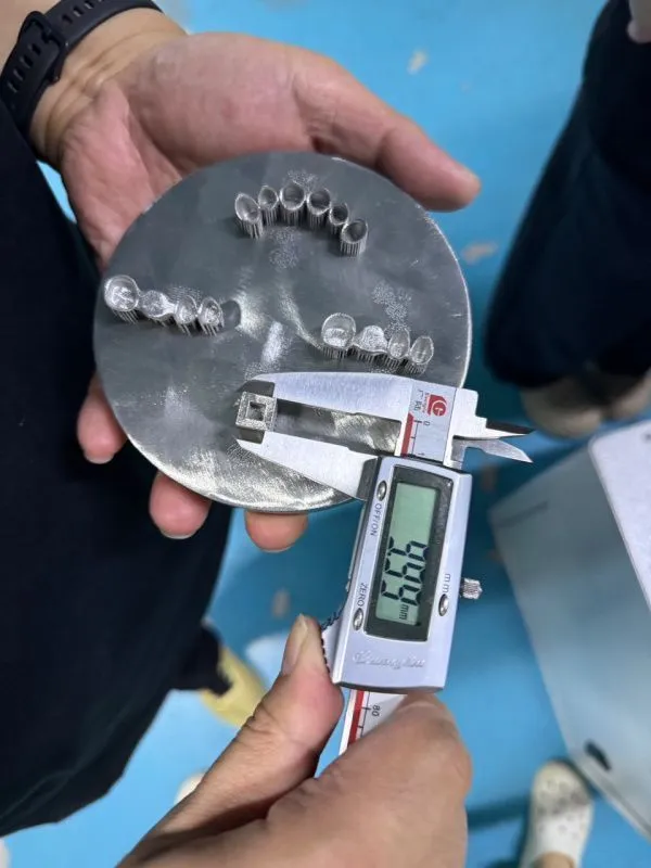 картинка SLM-3D-принтер для печати титановых изделий, модель 1210*80 мм от магазина Метасила