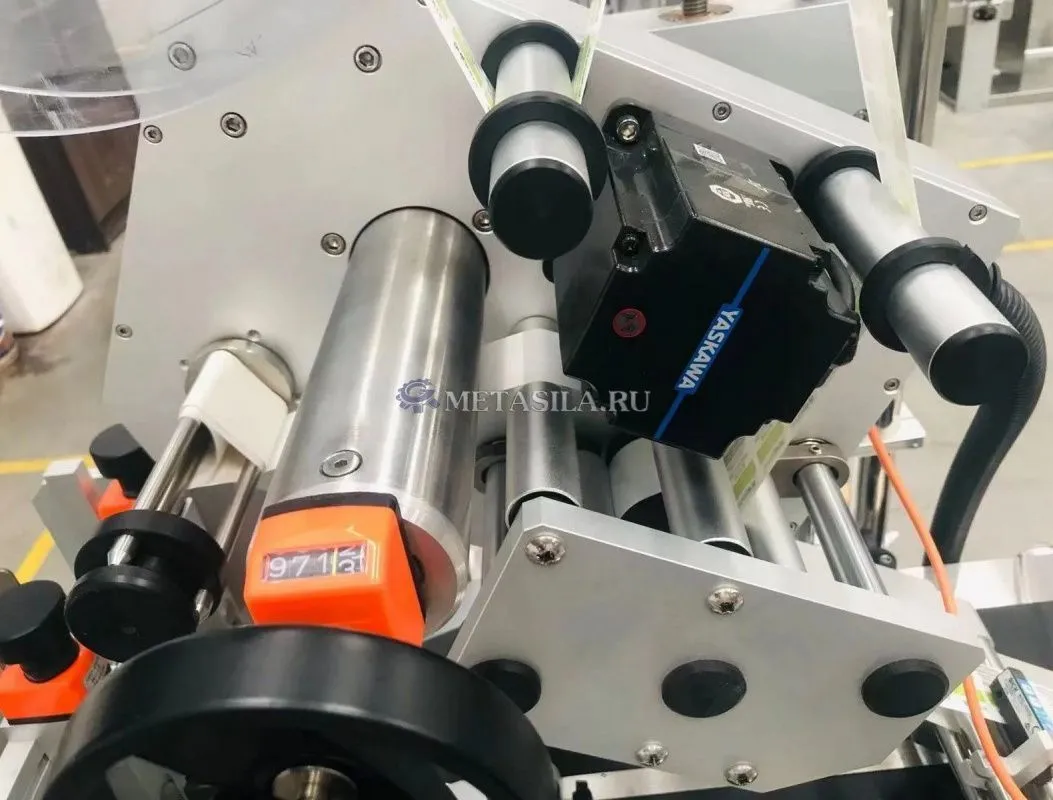 картинка Этикетировочная машина для наклеек на товары от магазина Метасила