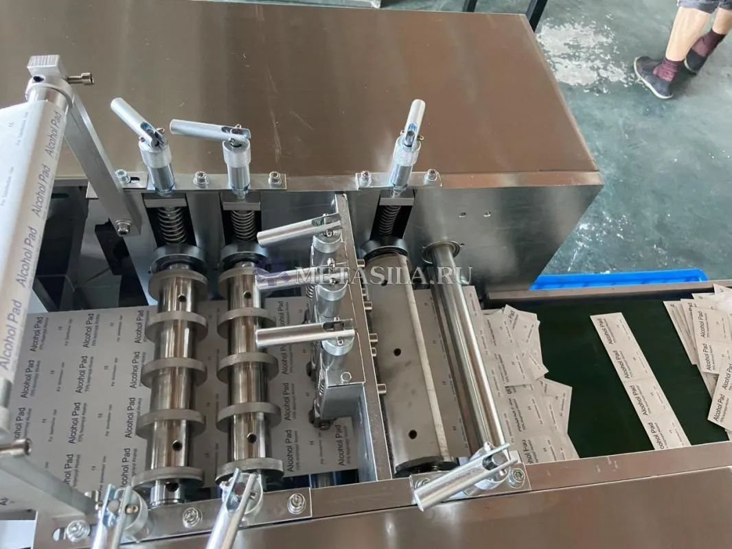 картинка Станок по производству спиртовых салфеток T-55  от магазина компании Метасила