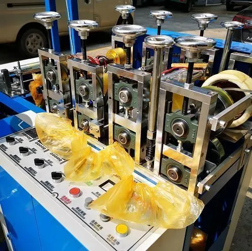 картинка Станок для производства бахил (модель L-14)  от магазина компании Метасила