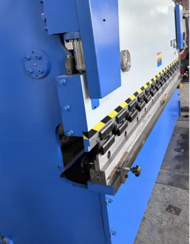 картинка Гибочный станок для листового металла с ЧПУ (модель PT-75) от магазина Метасила