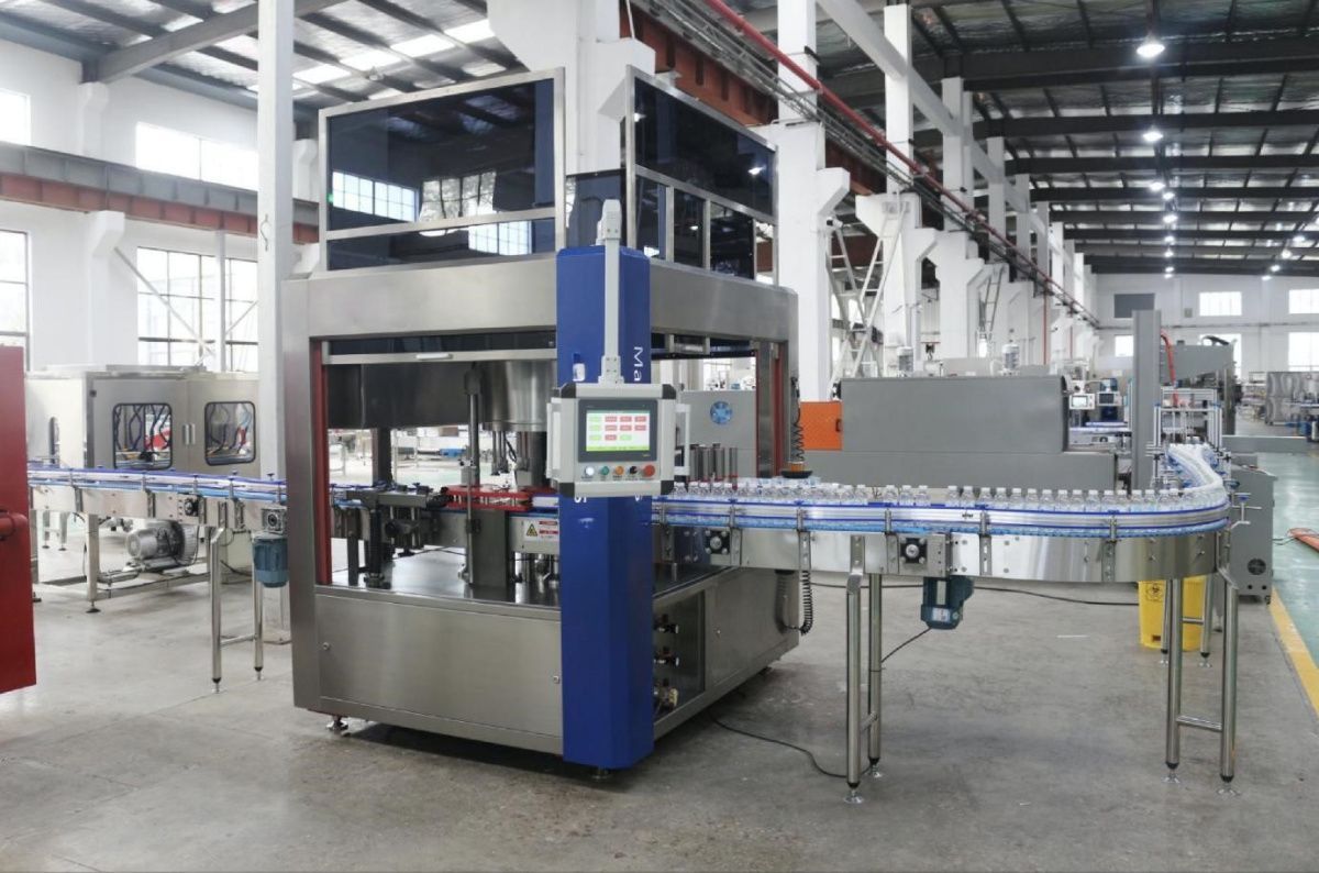 фото Линия розлива газированных напитков, производительностью 1000 бутылок в час от магазина Метасила