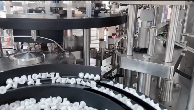 фото Автоматическая машина для розлива в шприцы LG302 от магазина Метасила