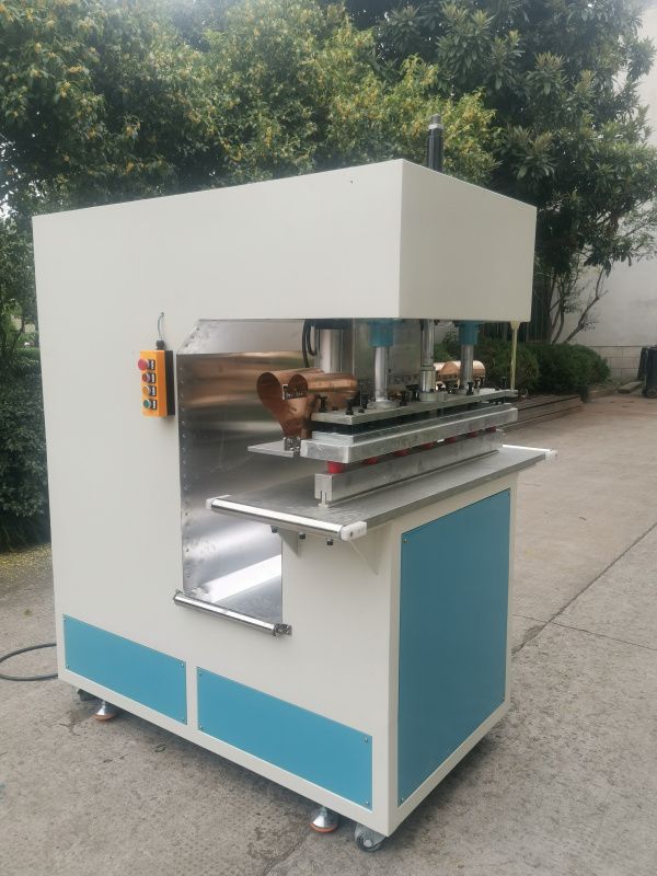 картинка Пневматический сварочный аппарат для брезента, модель 1200М  от магазина Метасила