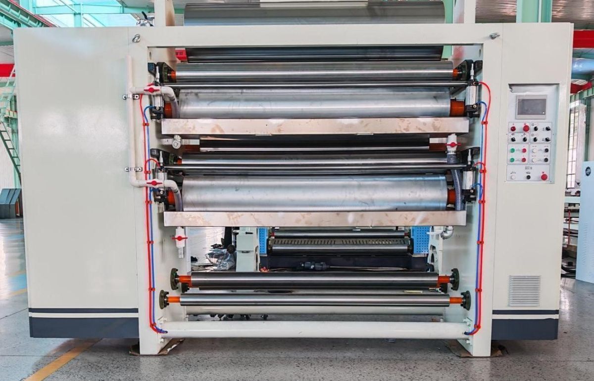 картинка Линия по производству трехслойного гофрированного картона Q2000  от магазина Метасила