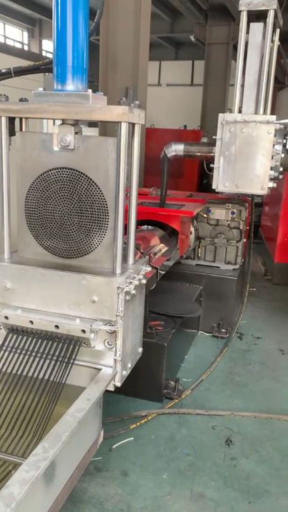 картинка Экструзионная линия гранулирования PP, PE, модель 200-250 кг/ч   от магазина Метасила