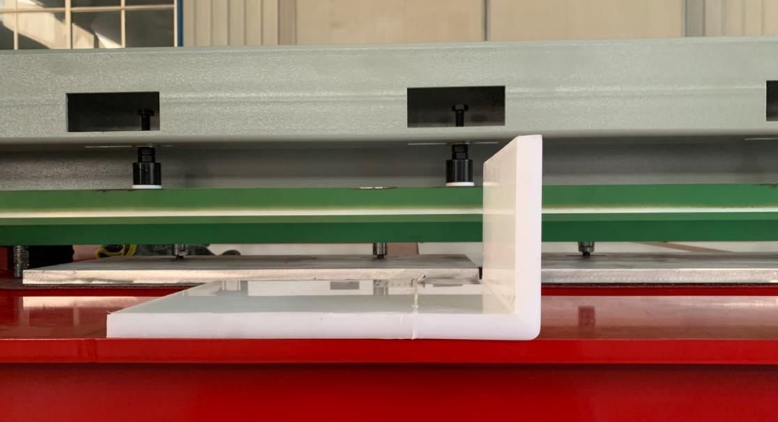 картинка Гибочно-сварочный аппарат для пластиковых листов (модель ZSD-2000) от магазина Метасила