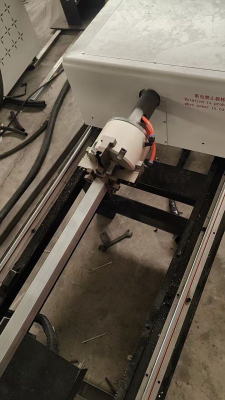 картинка Лазерный труборезный станок мощностью 1500 Вт с автофокусом и пневмопатроном, модель N3-1 от магазина Метасила