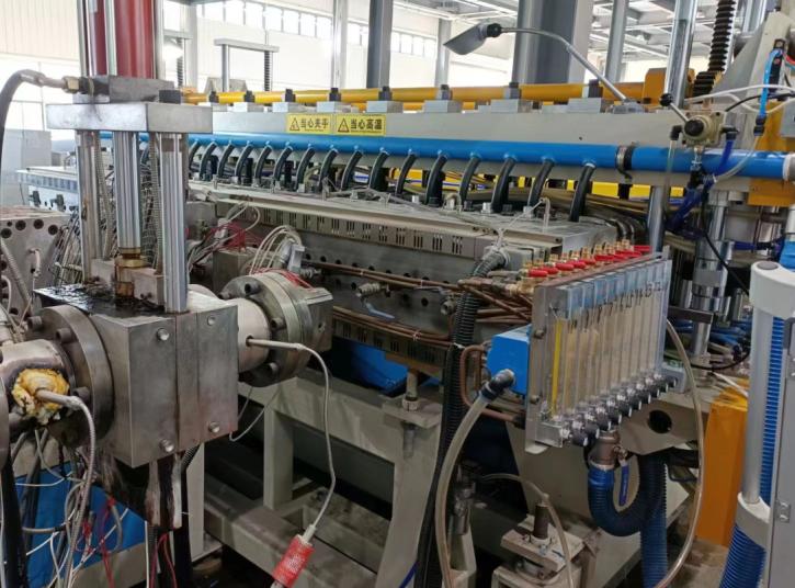 картинка Линия по производству листов из полипропилена FD2000 от магазина Метасила