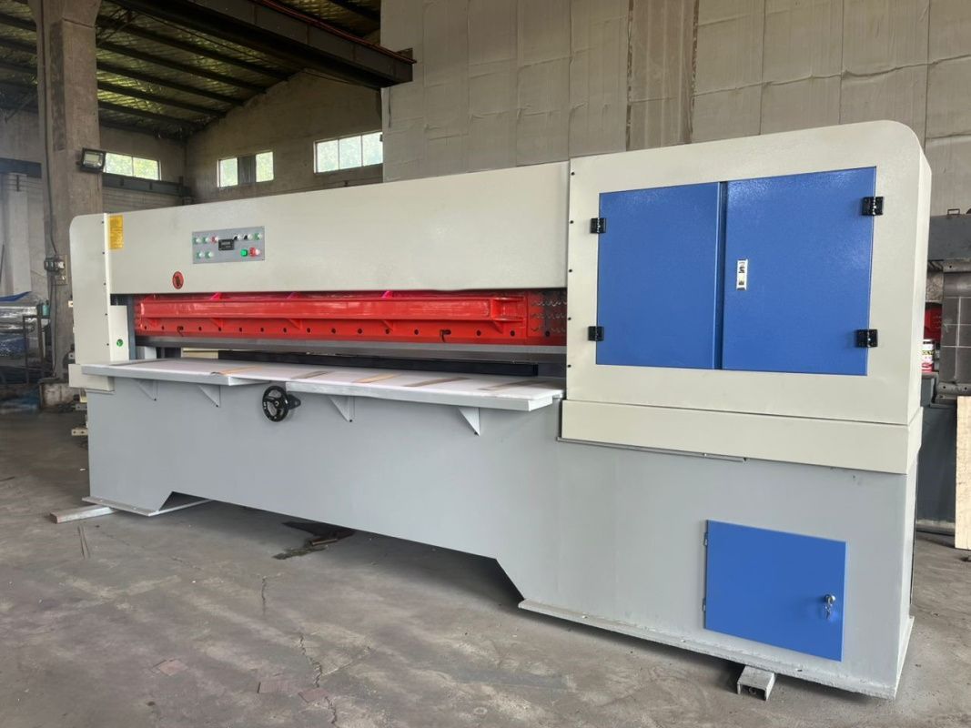 картинка Гидравлический гильотинный нож для шпона (модель R-2680) от магазина Метасила