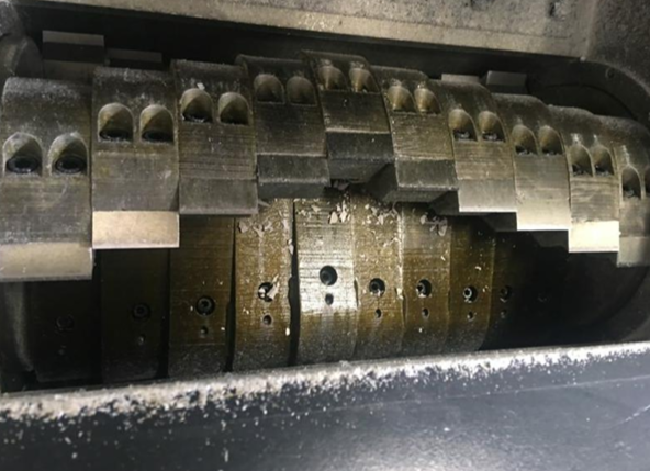 картинка Шредер, измельчитель для пластика, модель LS-1600 от магазина Метасила