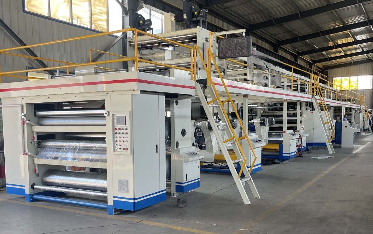 картинка Линия для производства трехслойного гофрированного картона WAT1800  от магазина Метасила