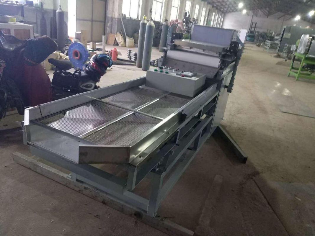 картинка Машина для измельчения орех В-09 от магазина Метасила