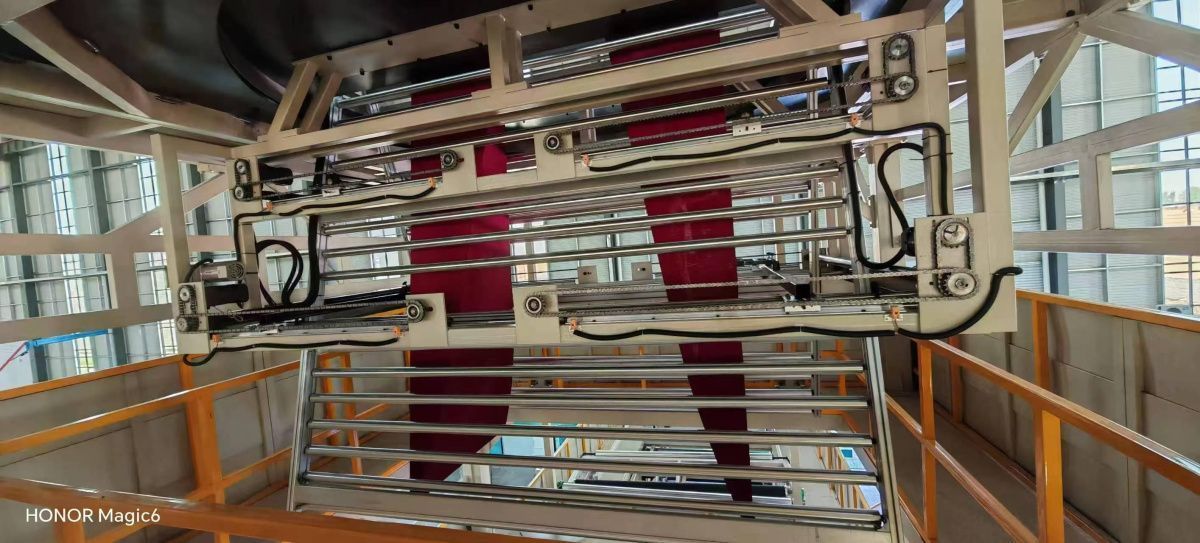 картинка Экструзионно-выдувная машина для производства трехслойной пленки АВС от магазина Метасила