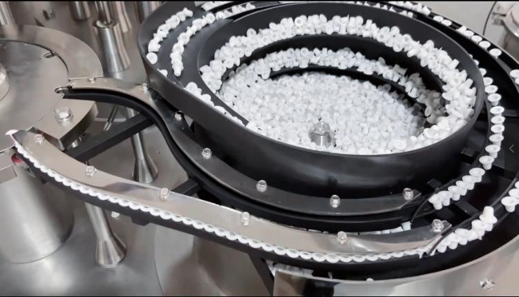 фото Автоматическая машина для розлива в шприцы LG302 от магазина Метасила