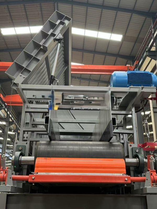 картинка Мобильный ленточный бункер питатель XD4 от магазина Метасила