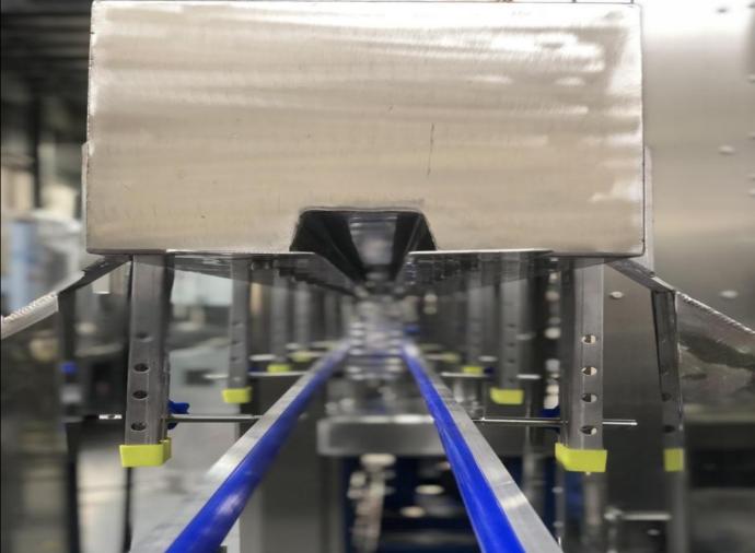 фото Линия розлива газированных напитков, производительностью 1000 бутылок в час от магазина Метасила