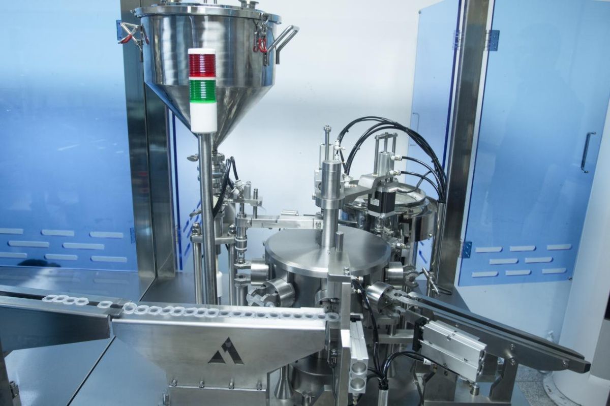 картинка Линия сборки и наполнения шприцев для промывания носа от магазина компании Метасила