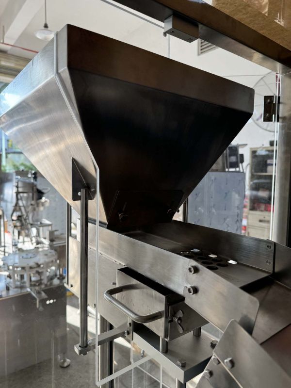 фото Станок для упаковки шипучих таблеток в тубы (модель X400) от магазина Метасила