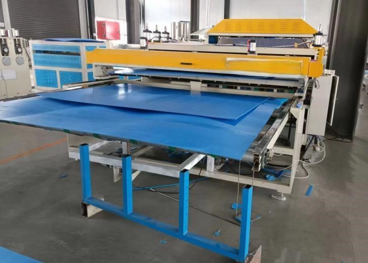 картинка Линия по производству листов из полипропилена FD2000 от магазина Метасила